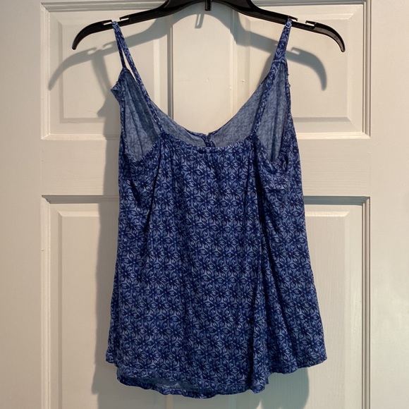 Old Navy V Neck Adjustable Strap Top - Picture 4 of 4
